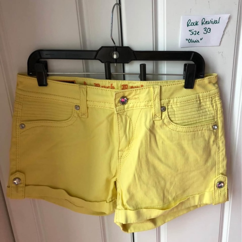 Rock Revival size 30 “Olivia” Yellow Jean Shorts Distressed